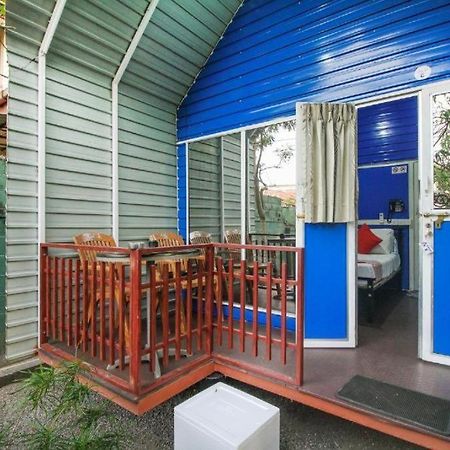 A4 Hostel Colombo Airport: Eco-Lodge with Free Airport Transfers Katunayake Exterior photo