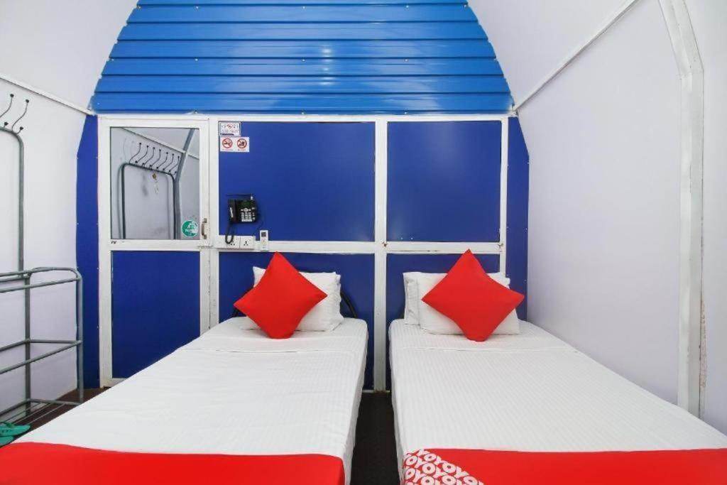 A4 Hostel Colombo Airport: Eco-Lodge with Free Airport Transfers Katunayake Exterior photo