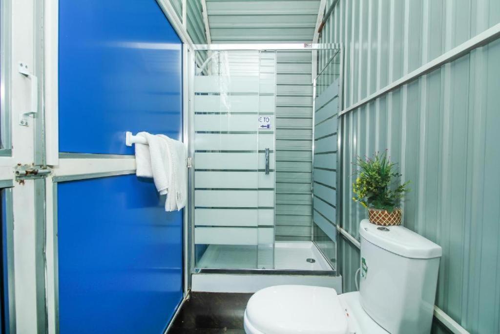 A4 Hostel Colombo Airport: Eco-Lodge with Free Airport Transfers Katunayake Exterior photo
